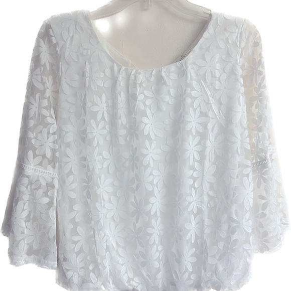 A beautiful Ember white blouse - Picture 3 of 4